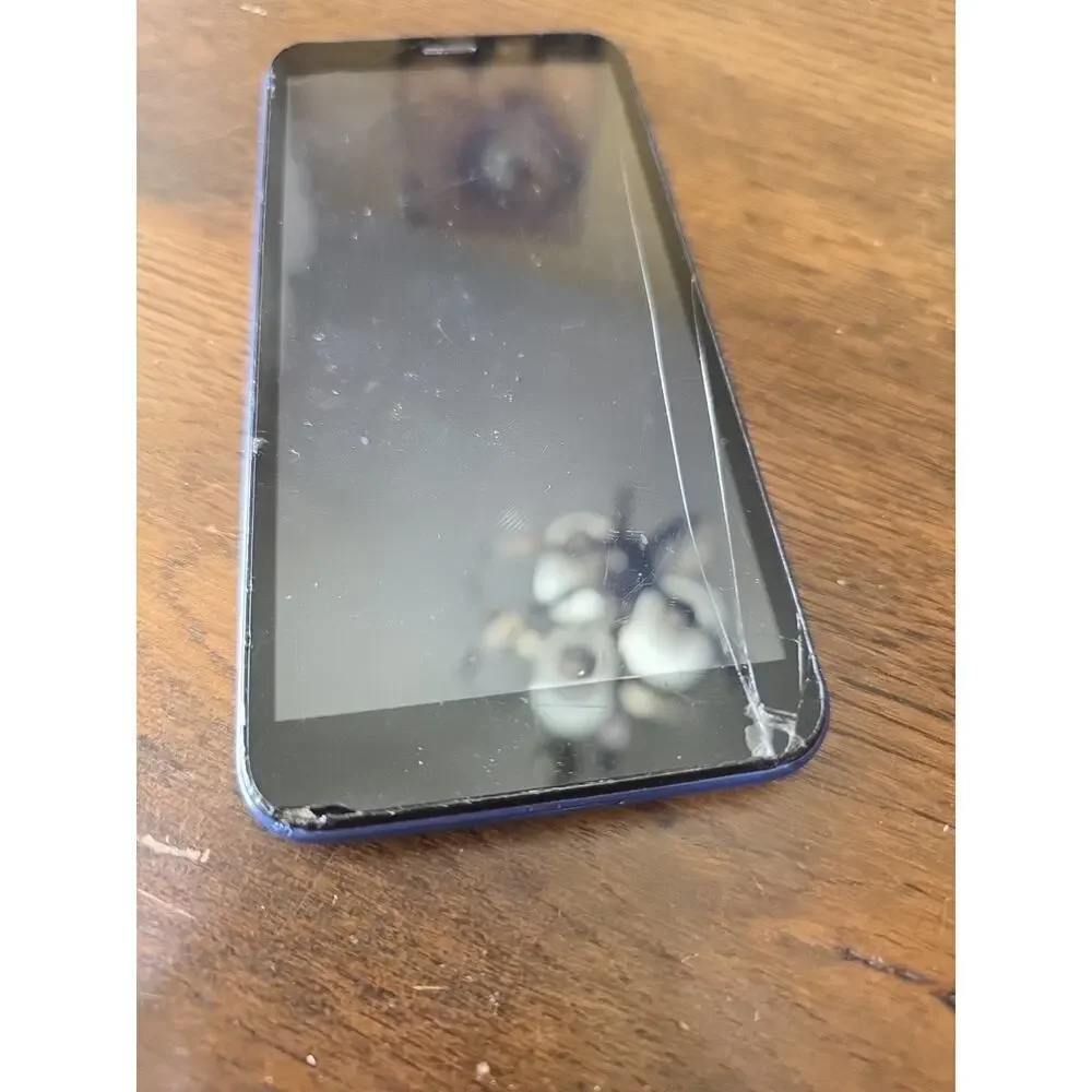 Wiko Voix Android Go Edition‎ Smartphone – Blue – Cracked Screen – Powers On